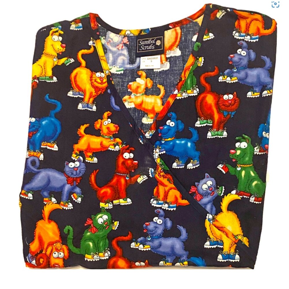 Sanibel Scrubs Top Cat Dogs wearing Shoes Size Small Ladies